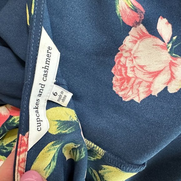 Cupcakes and Cashmere Blue Floral Print Crew Neck Romper Women's 6 - Picture 5 of 7